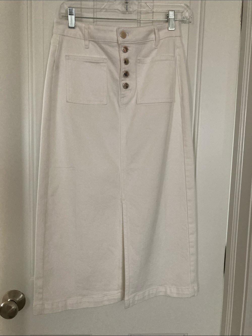 High-Waist Cream Button-Front Midi Skirt, size -0, Off white!! New condition